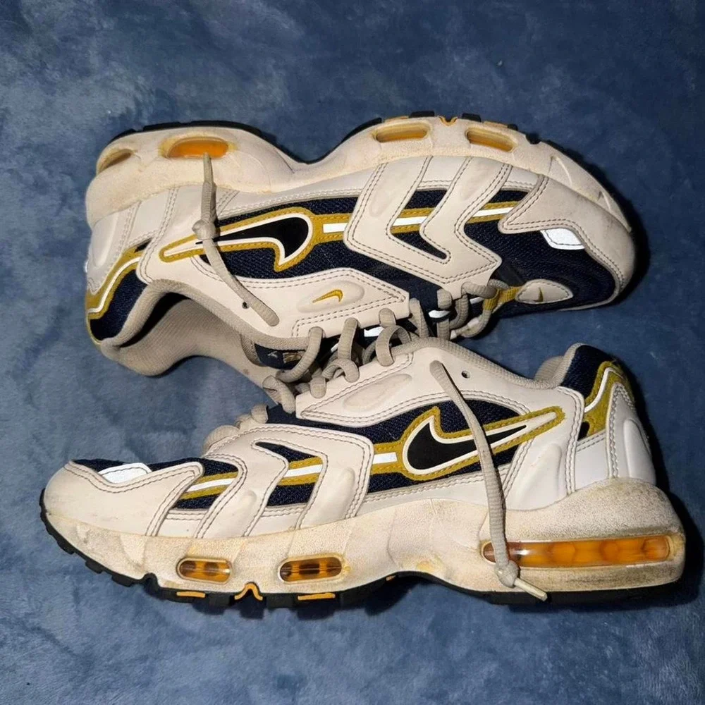 Nike Air Max 98s navy + yellow trainers. Size US 8